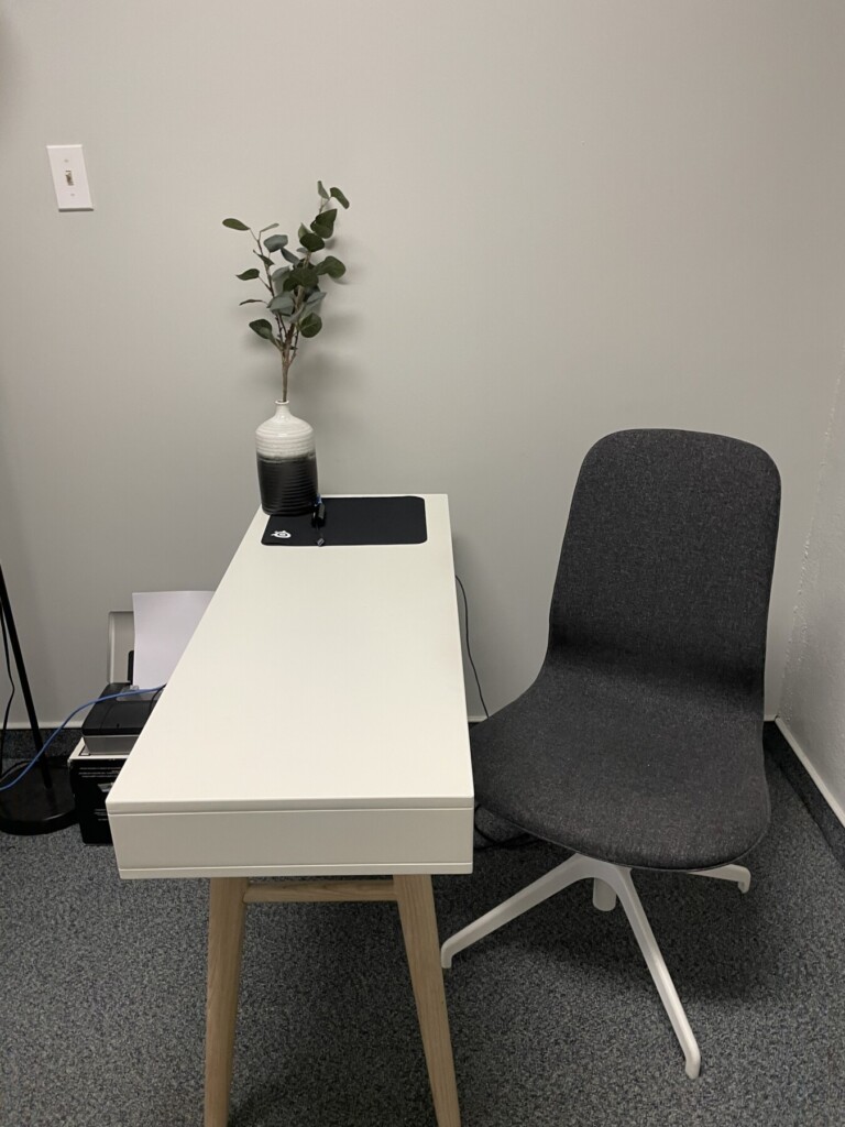 JM Nutrition Hamilton dietitian and nutritionist office interior desk and chair
